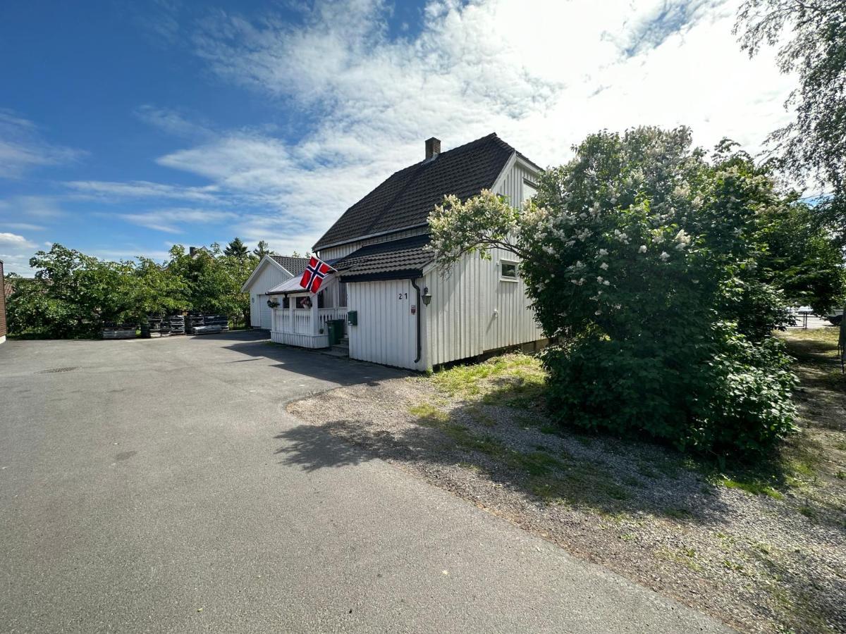 Oslo House, Nedre Kjellerstuvei, First Floor, Twin Room Lillestrøm Exterior foto